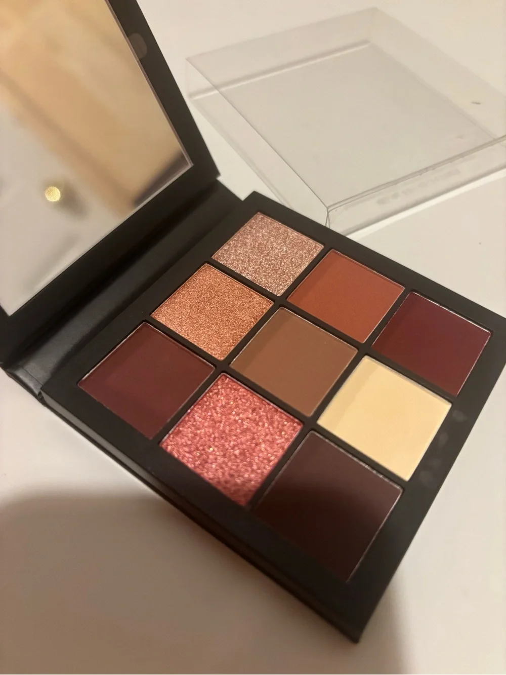 HUDA BEAUTY Mauve Obsessions Eyeshadow Palette - mauve, rose, plum, champagne